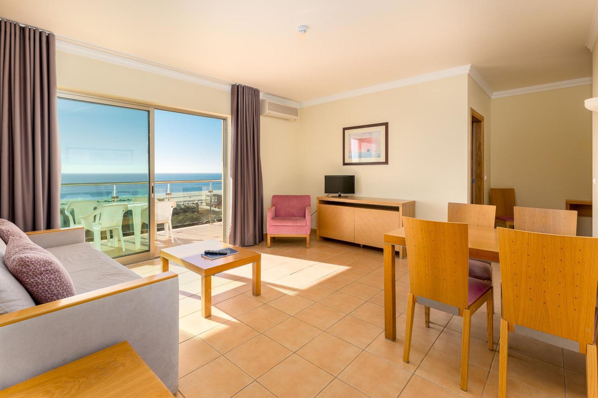 One-Bedroom Apartment Sea View